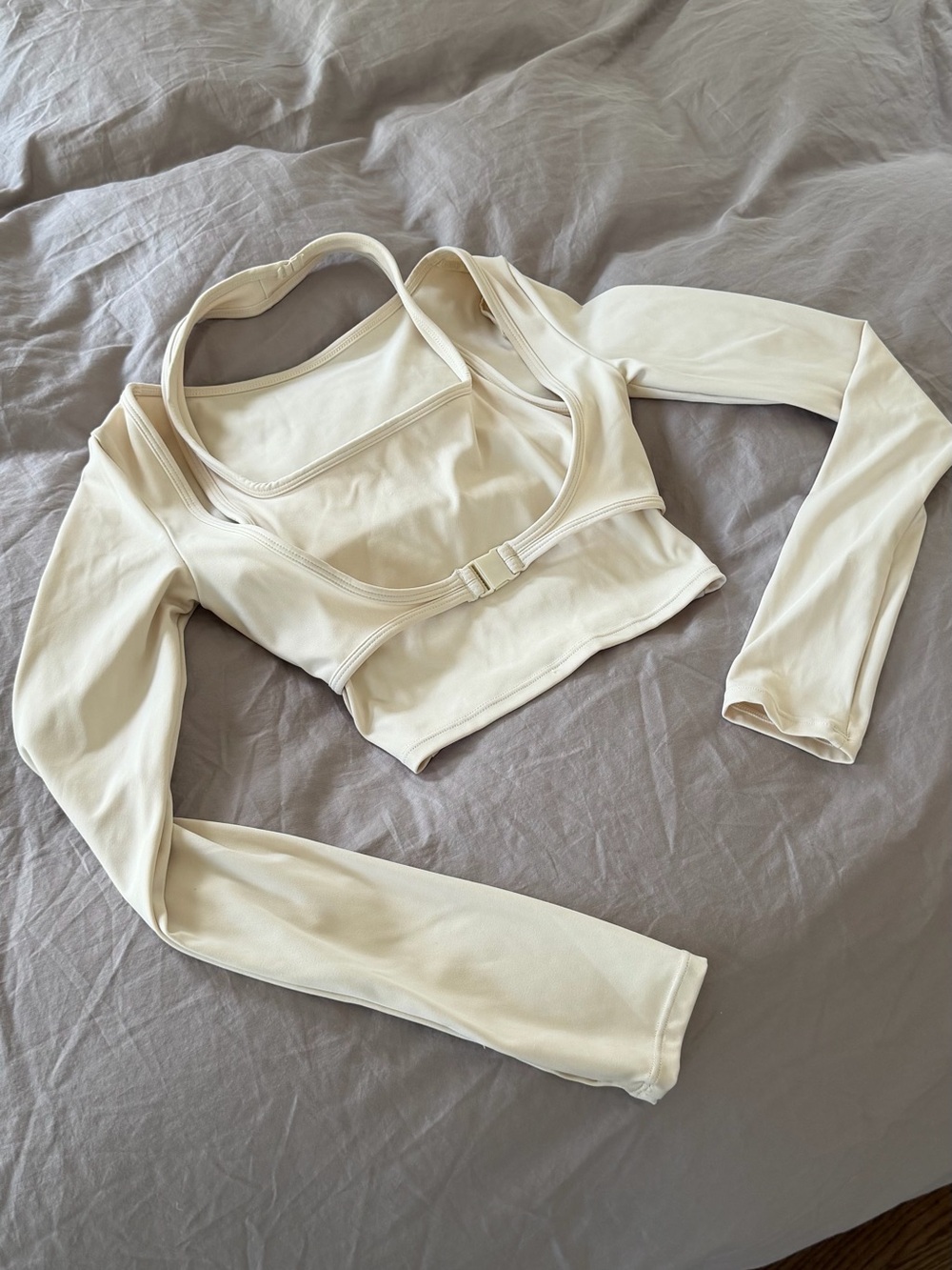 & Other Stories Cream Long-Sleeve Buckle-Front Crop Top